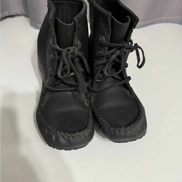 Black Leather Lace-Up Boots - Manitobah Mukluks Kootenay loafers style boot - Picture 2 of 7
